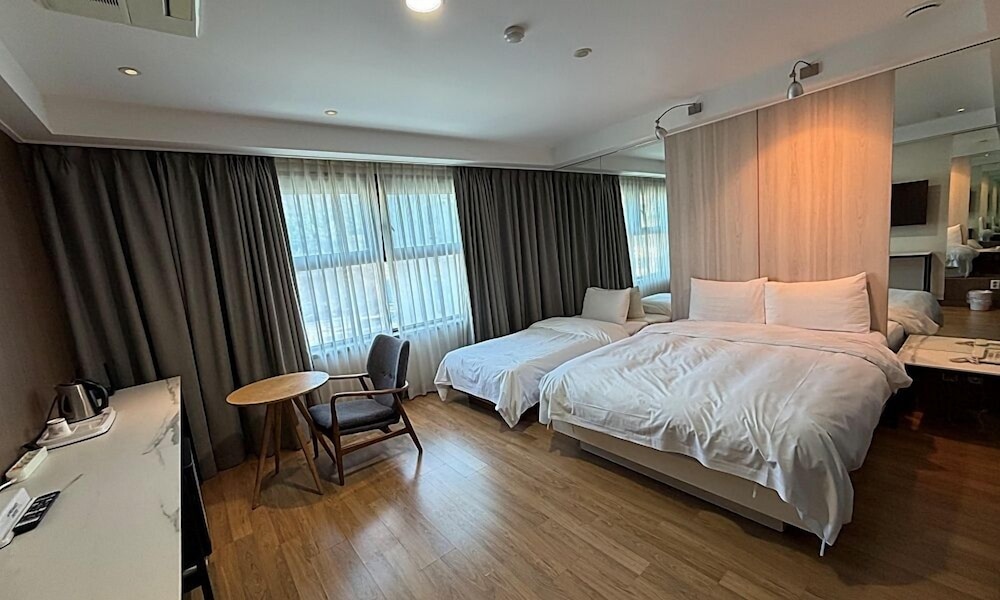 STANDARD, TWIN BEDS, MOUNTAIN VIEW