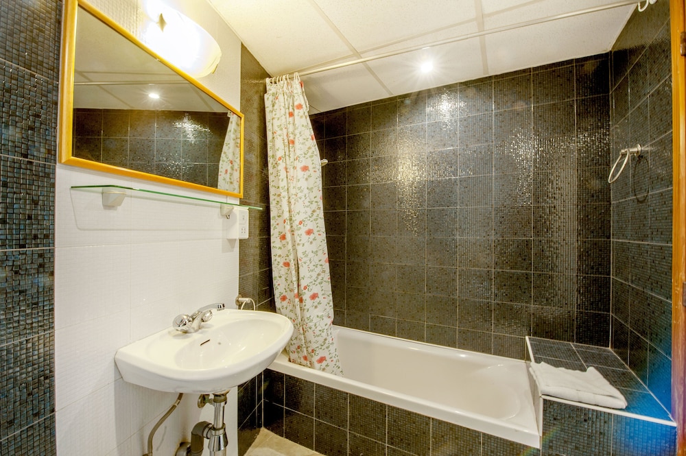 Alborada Aparthotel 42/44