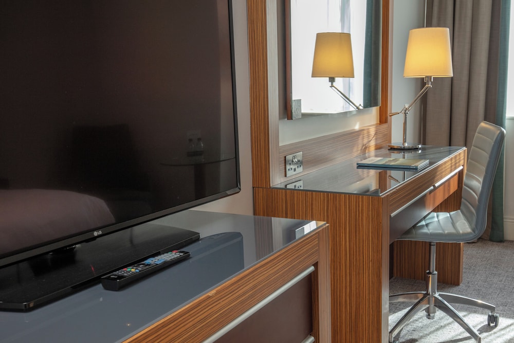 Ashford International Hotel & Spa 60/61
