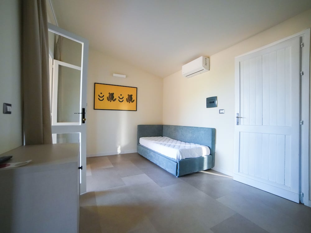 Mimose Beach Village 17/50
