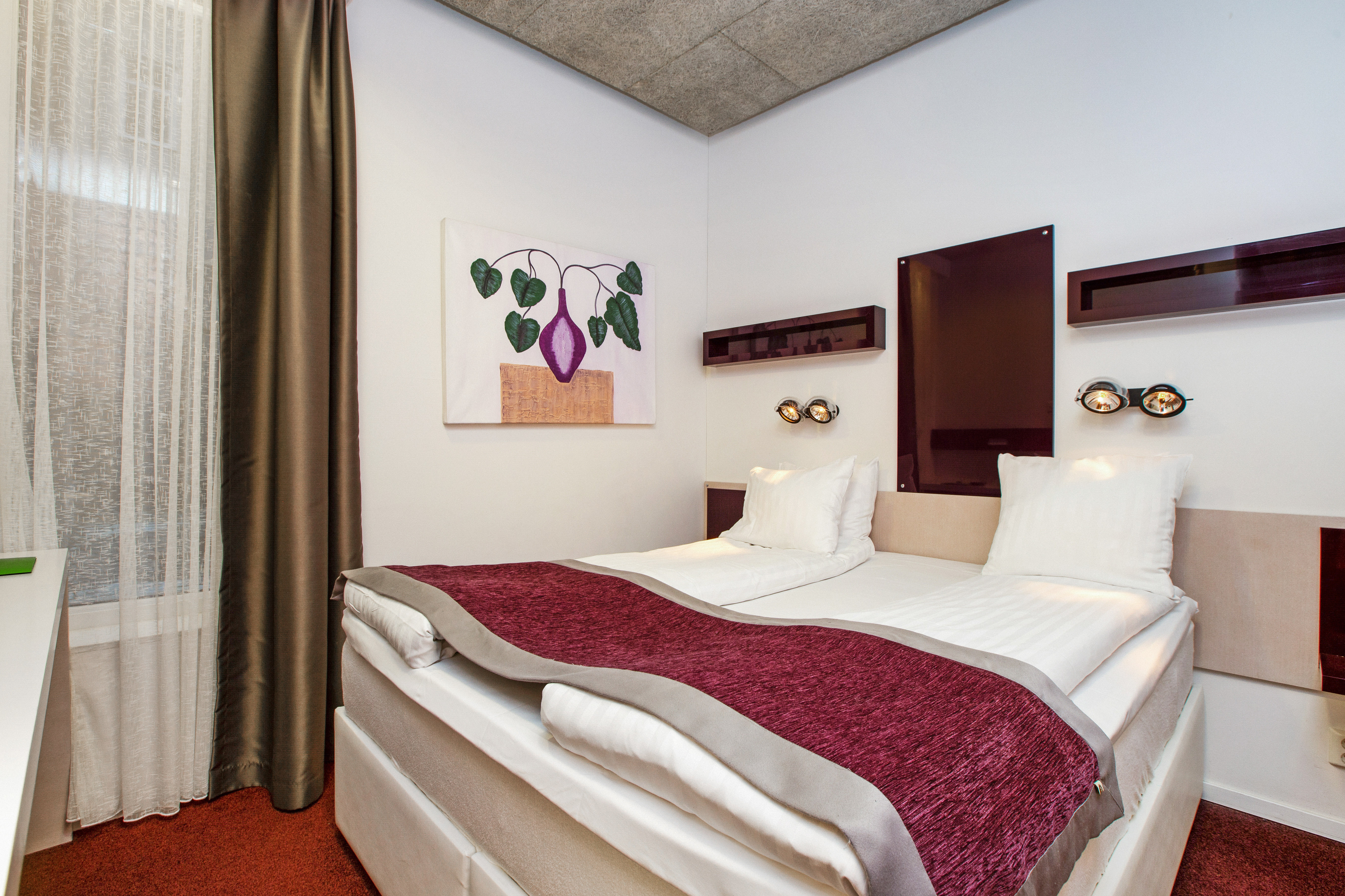 BASEMENT, CABIN, DOUBLE BED