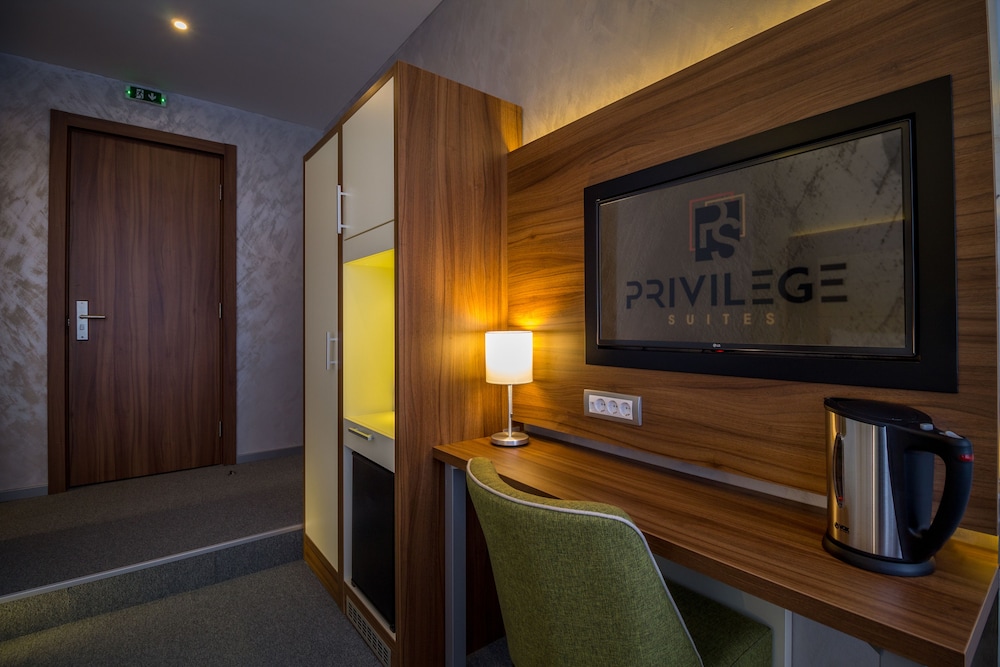 Privilege Suites By Central Park 5/69