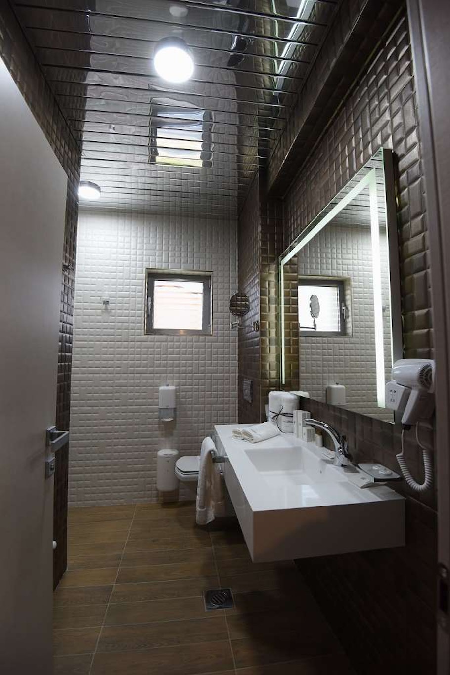 Mirror Hotel 38/38