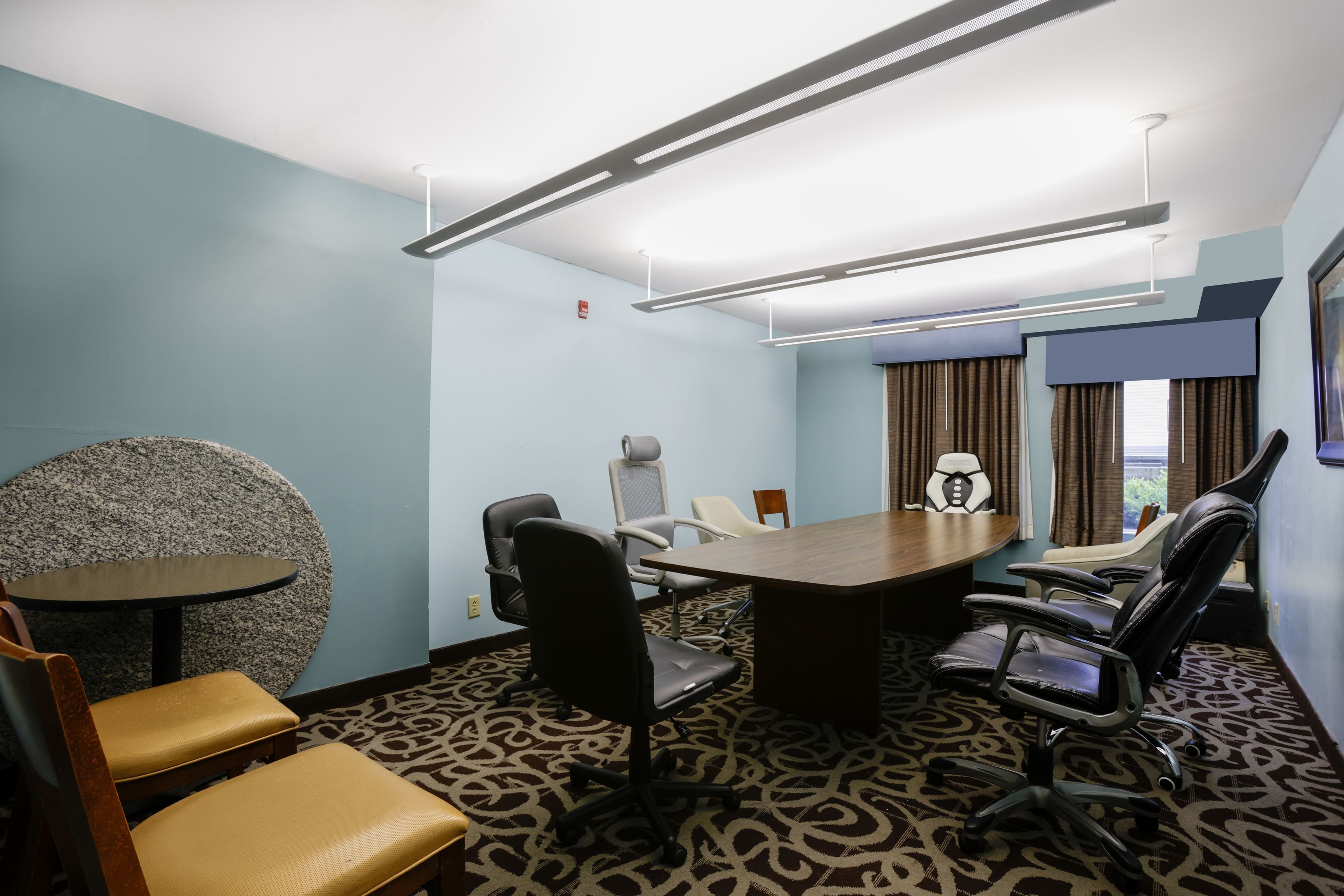 Copley Inn & Suites By OYO Akron OH 60/74