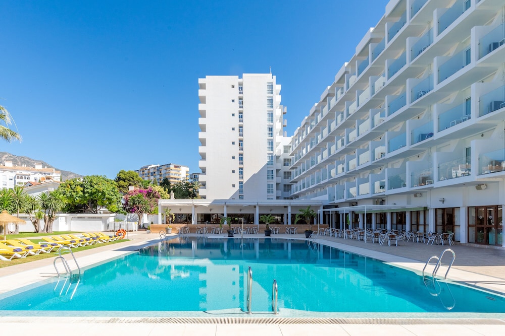 Hotel San Fermin by Dorobe 11/67
