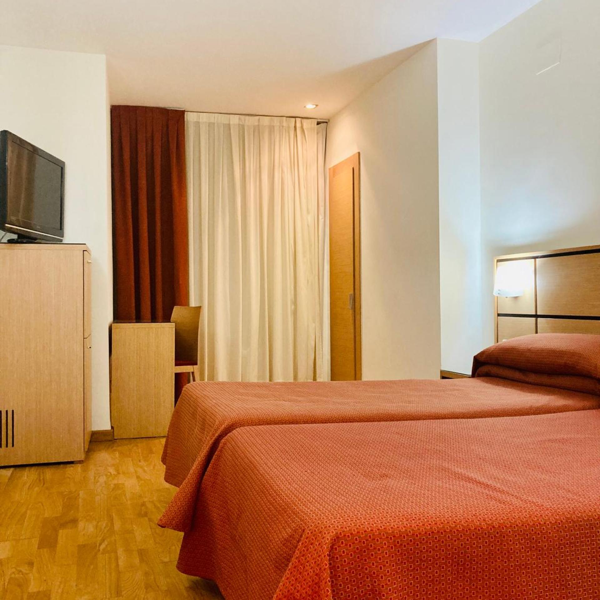 Hotel Dona Lola Castellon 15/50