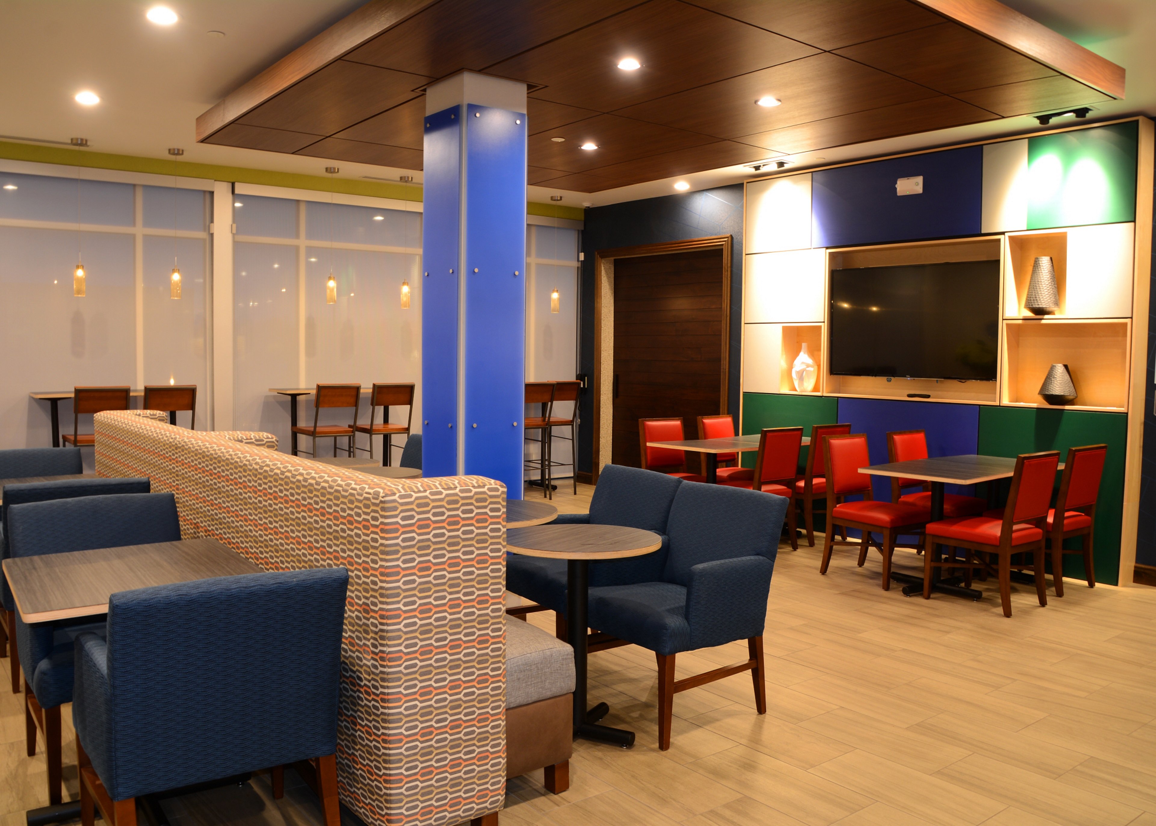 Holiday Inn Express Suites Pittsburgh Monroeville 30/49