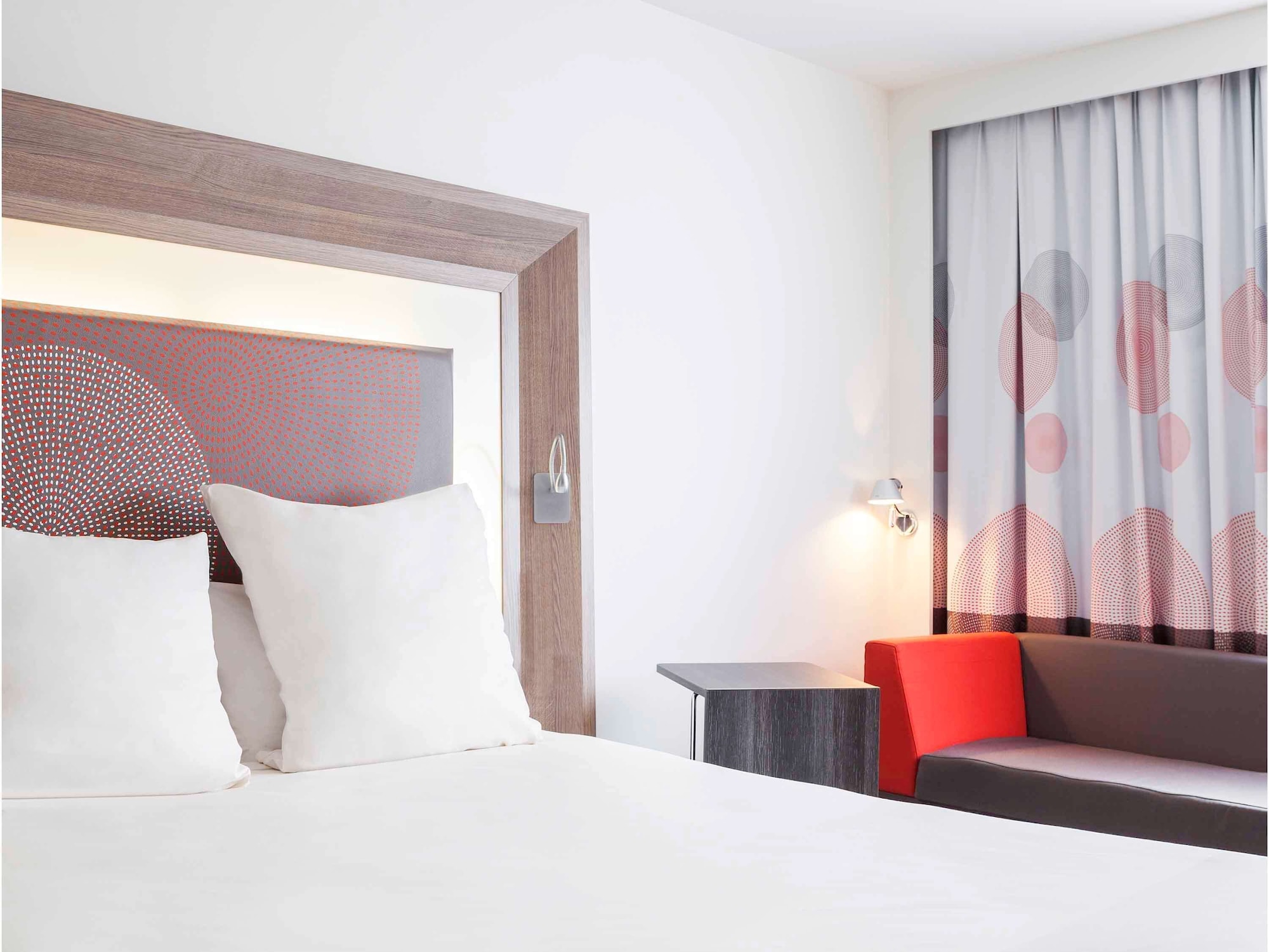 Superior Room Queen size bed Sofa bed 1 place، Novotel Paris 17 10/10