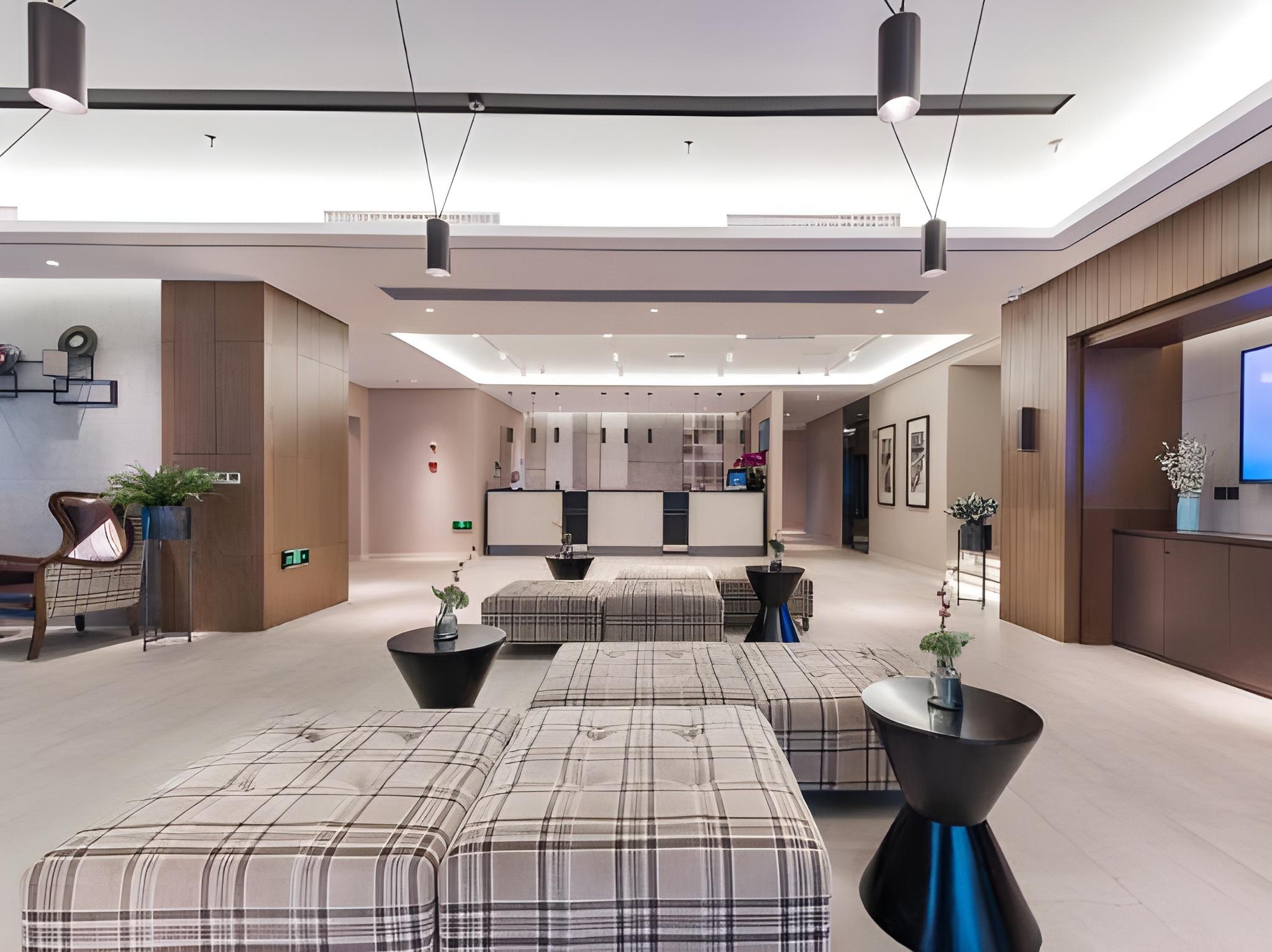 Home Inn Plus (Chongqing Jiefangbei Pedestrian Street) 8/42