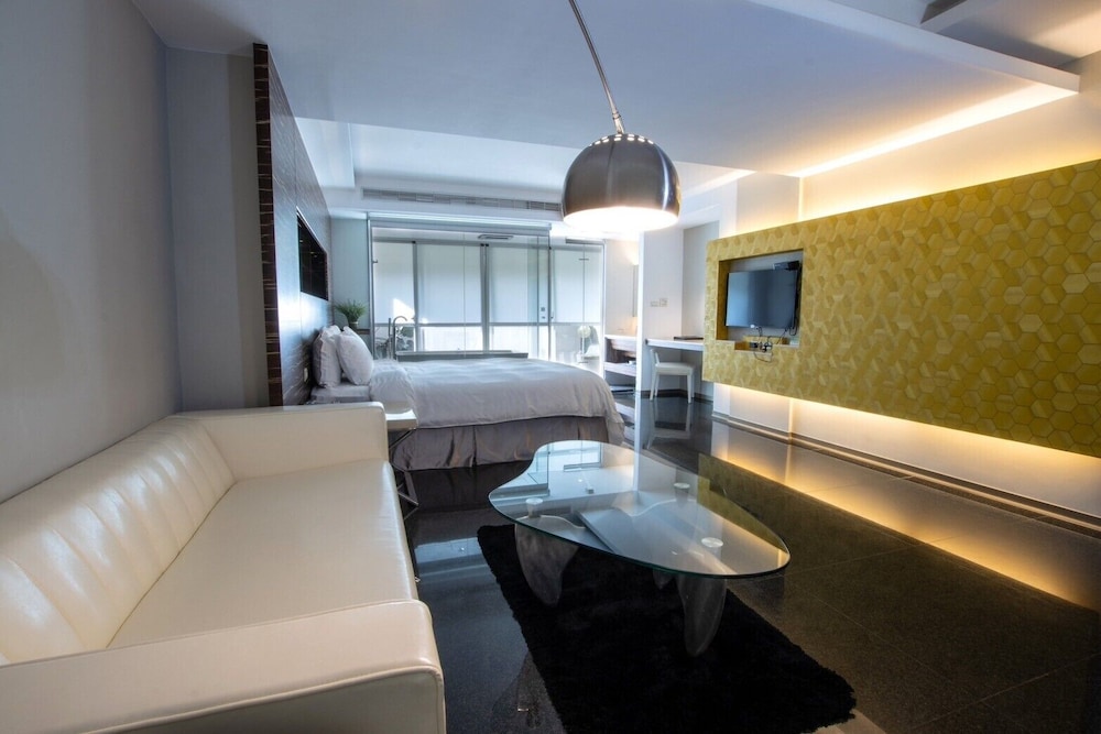 Kapok Hotel Resorts 43/46