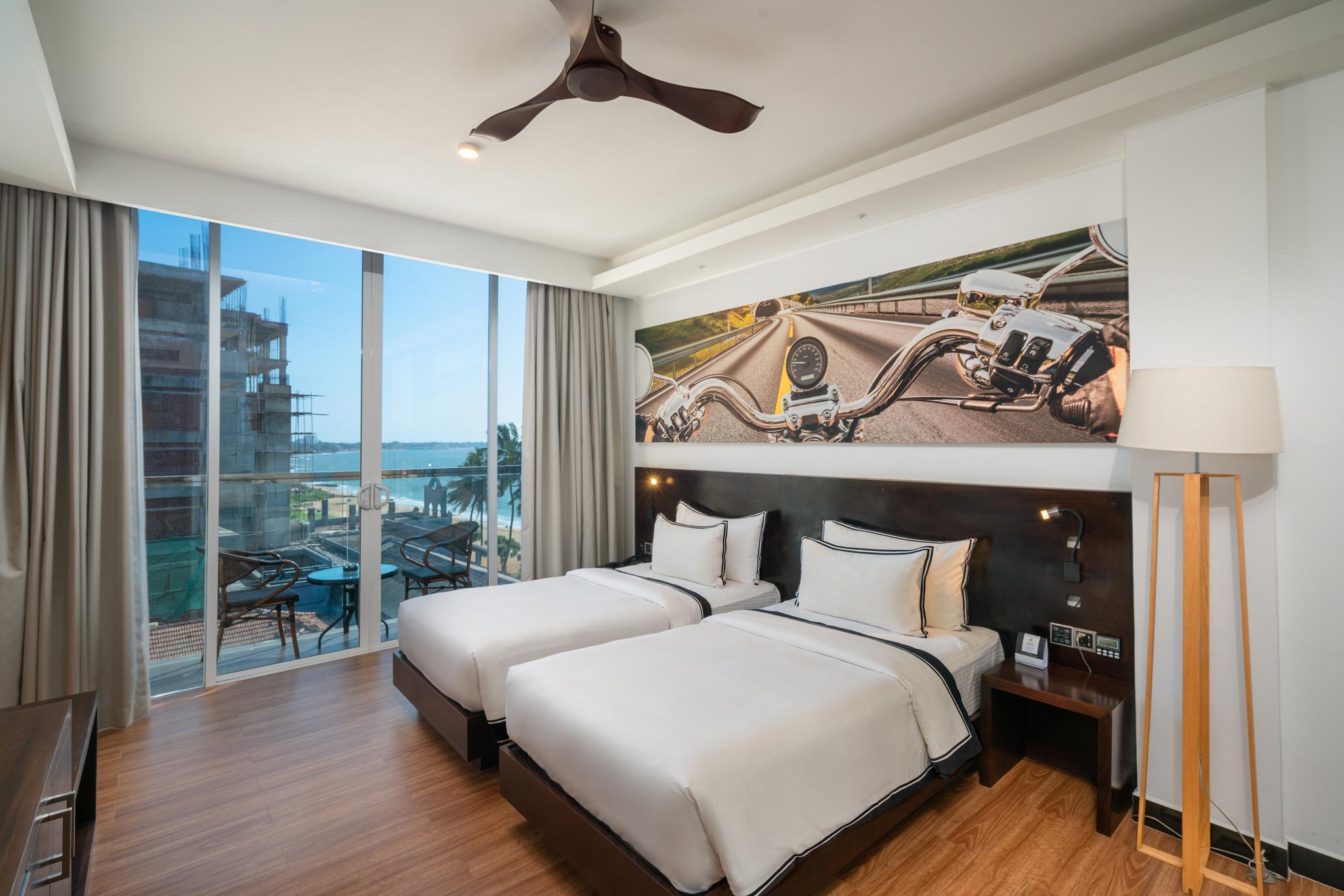 Super, Deluxe, Twin Beds, Lateral Side Sea View, Balcony
