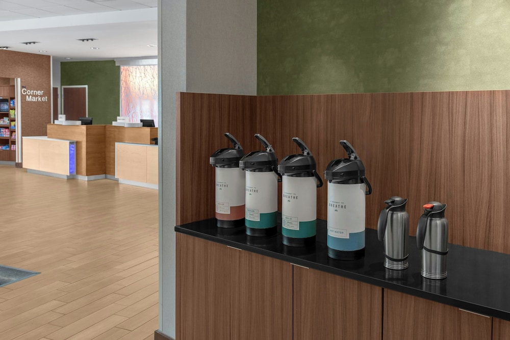FAIRFIELD INN AND SUITES ATLANTA ACWORTH 8/50
