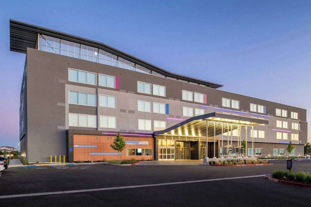 Aloft Sacramento Airport Natomas 37/43