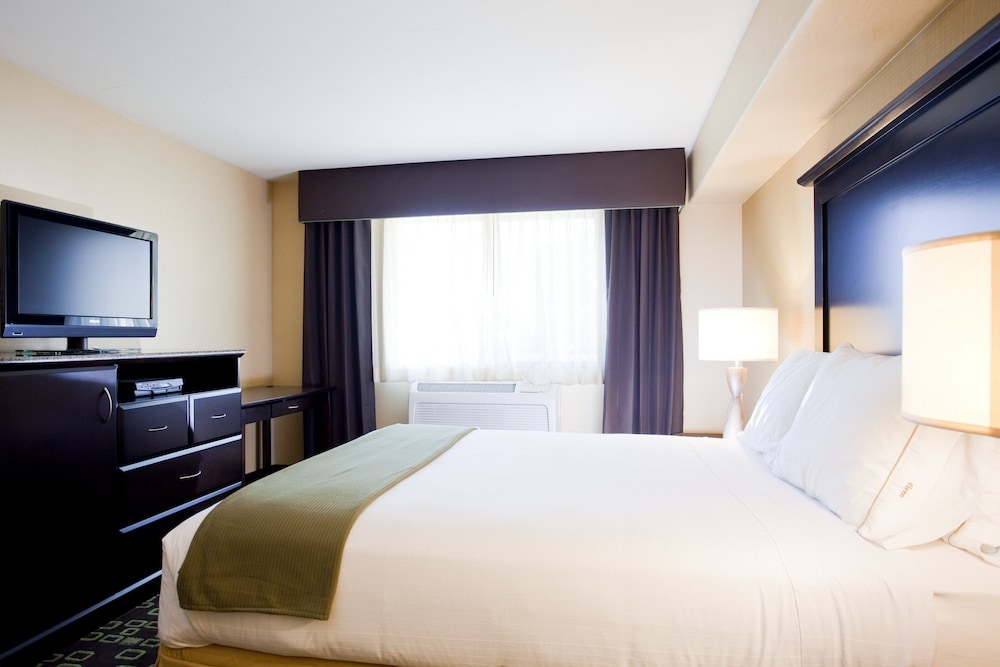 Holiday Inn Express Hotel And Suites Woodland Hills 17/52