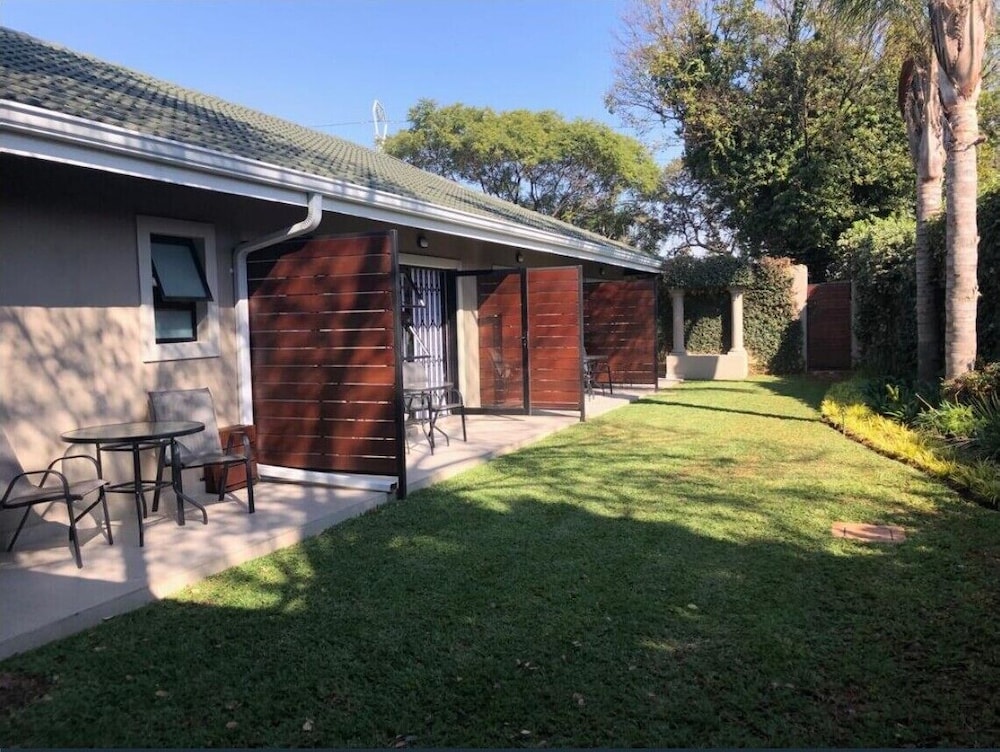 Unitas Guesthouse 25/33