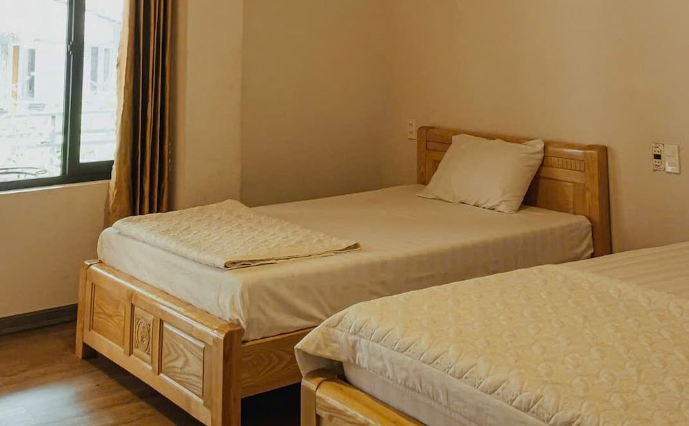 غرفة ديلوكس ثلاثية بسرير كوين وسرير فردي، Catba Oasis Bungalows - Hostel 3/9