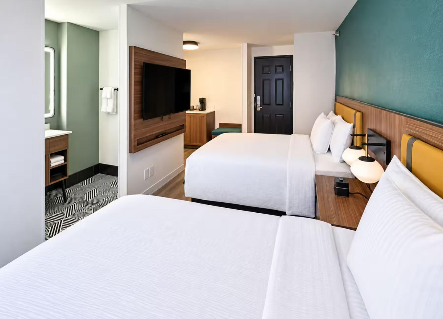 La Quinta Inn & Suites by Wyndham Auburn Hills/Detroit 7/16