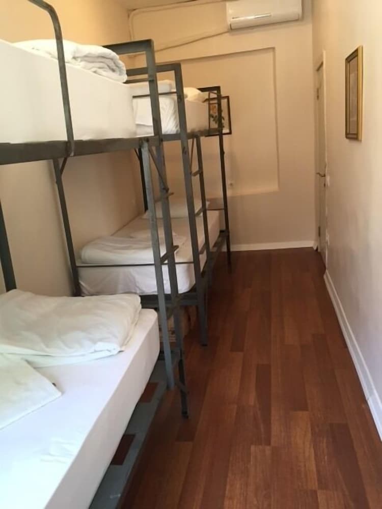 Nobel Hostel 16/36