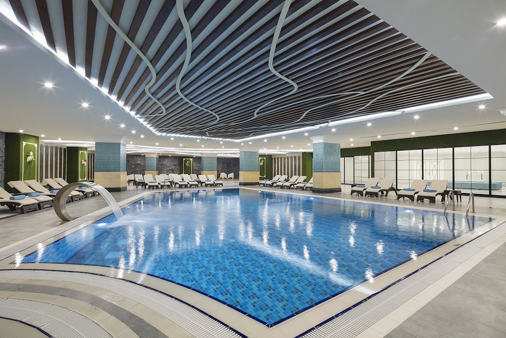 Granada Luxury Beach 20/50