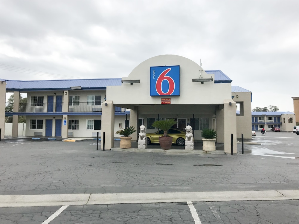Motel6 Visalia, CA in VISALIA - CA