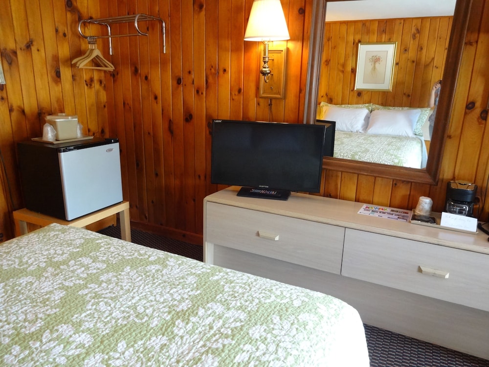 Gorham Motor Inn 28/58