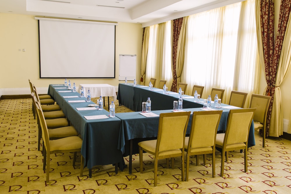 Boma Inn Nairobi 40/50