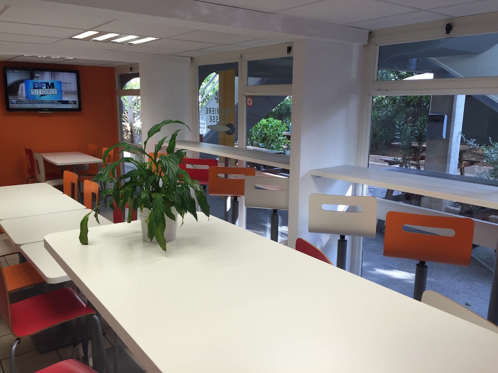 Premiere Classe Montpellier Ouest St Jean de Vedas 46/57