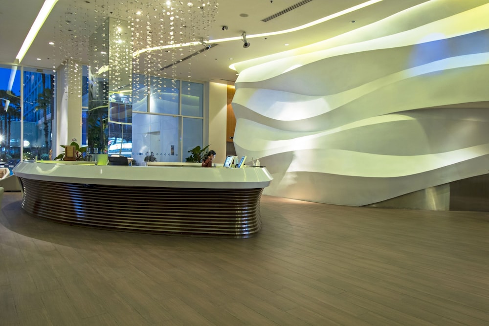 Lobby at Hotel Baraquda Heeton Pattaya by Compass Hospitality, PATTAYA