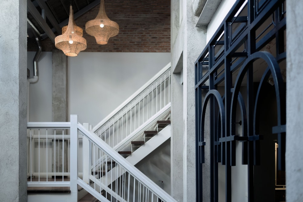 Khunluang Hostel - Adults Only 6/45