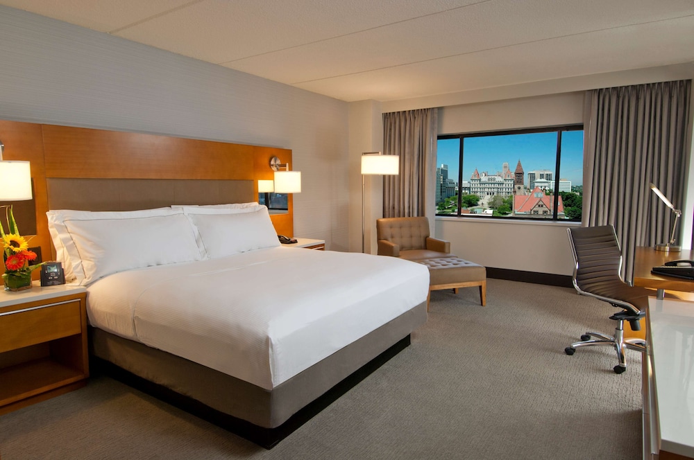 Hilton Albany 16/80