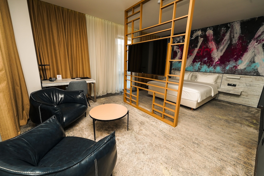 Messier 53 Hotel Yerevan 30/50