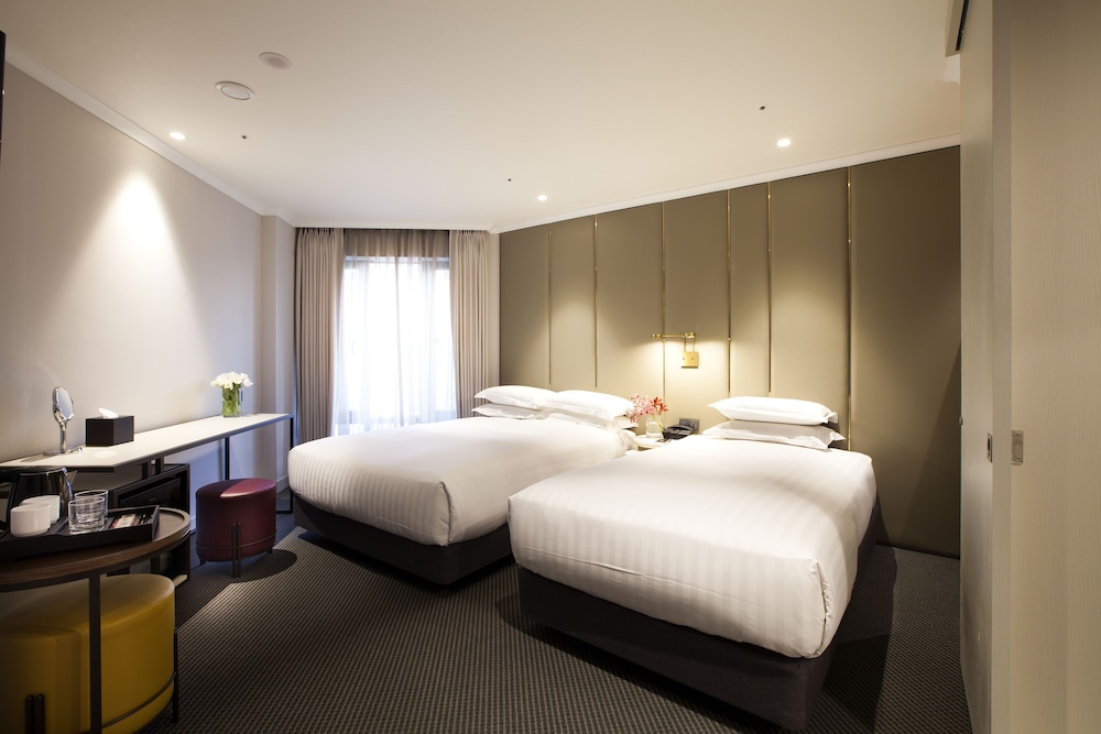 ROOM, TRIPLE