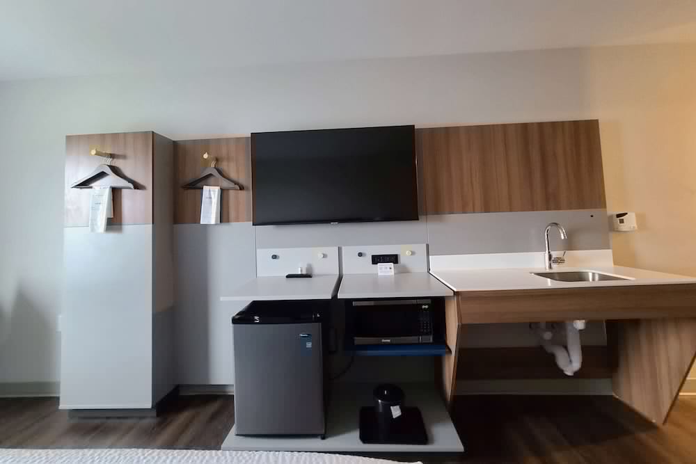 Microtel Inn & Suites by Wyndham Milford 40/54