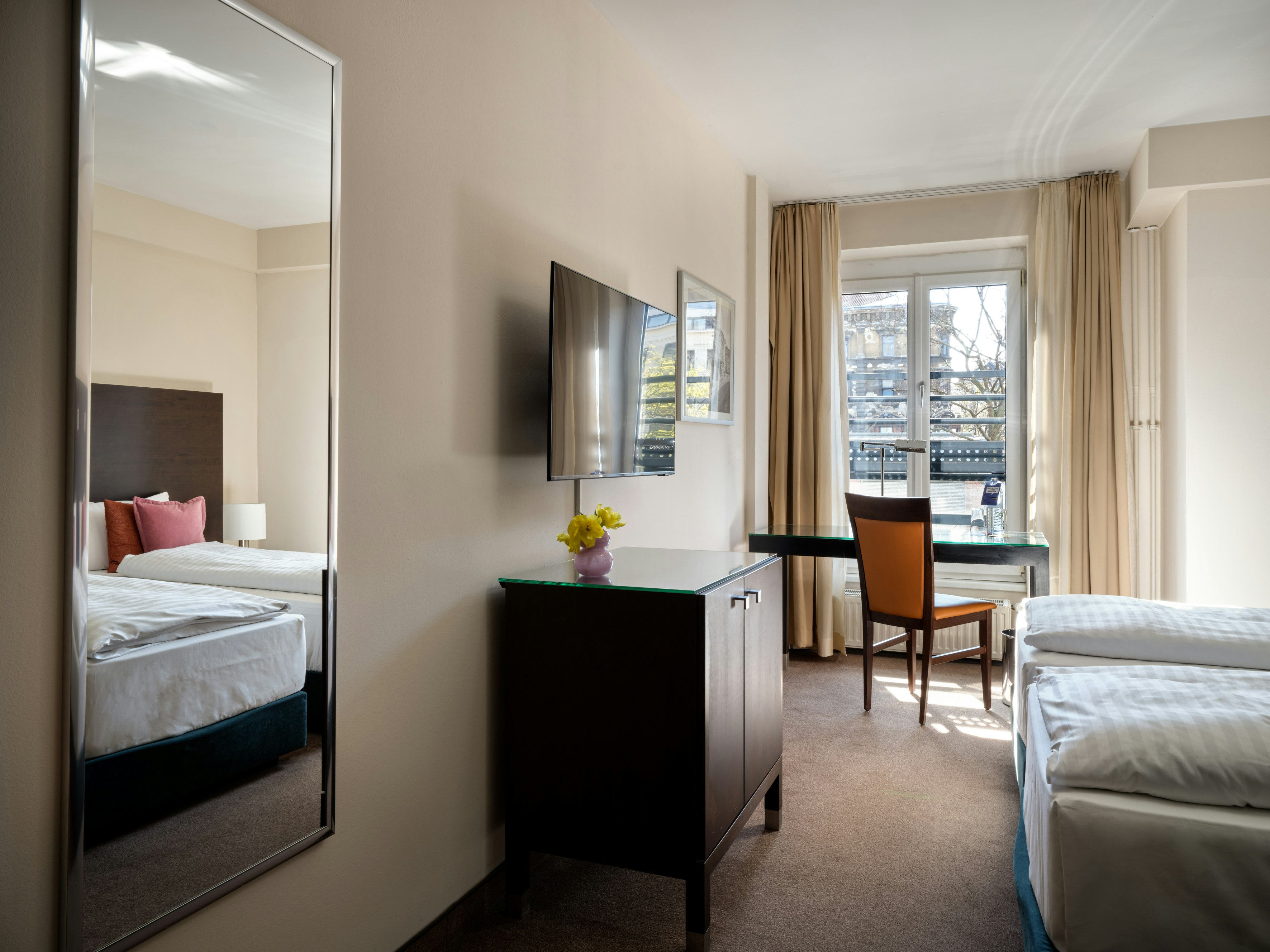 COMFORT, DOUBLE BED