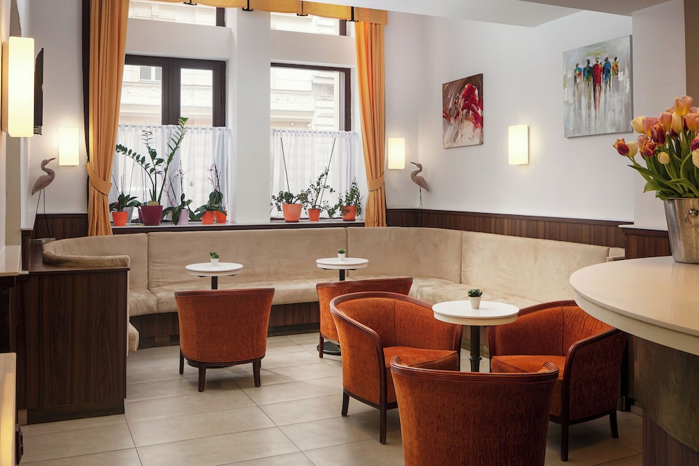 Ambiance Hotel 40/50