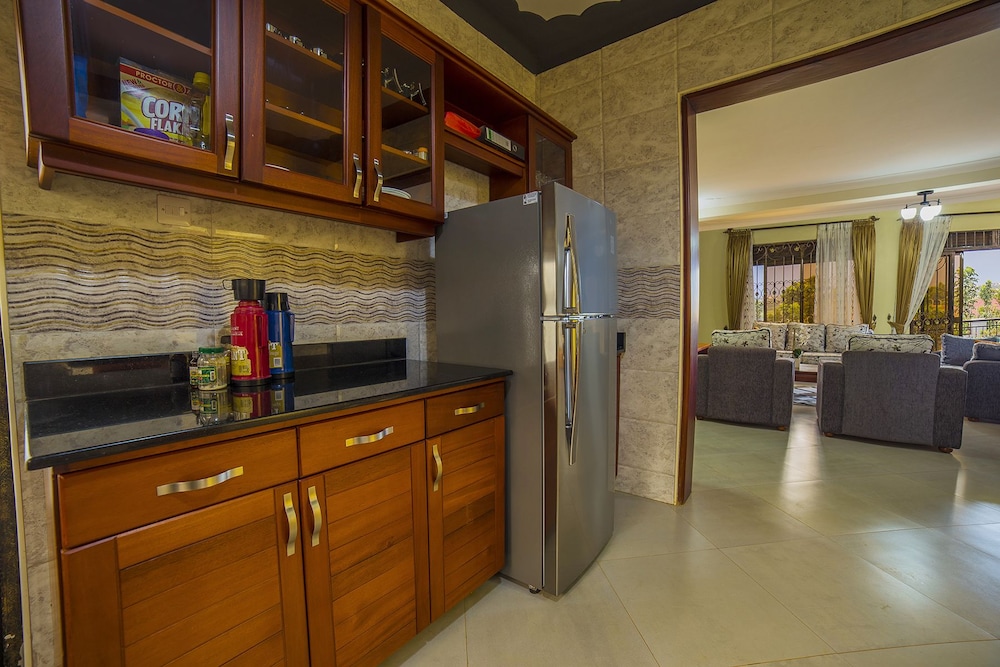 Greens Guest Homes 3/48