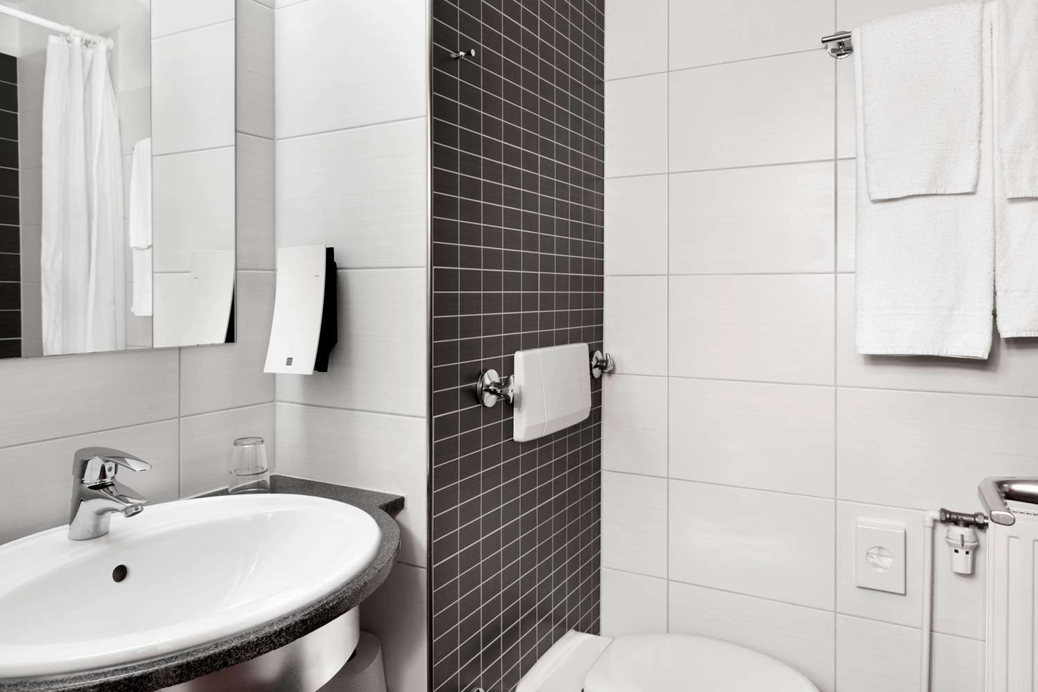 Tryp by Wyndham Luebeck Aquamarin 46/46