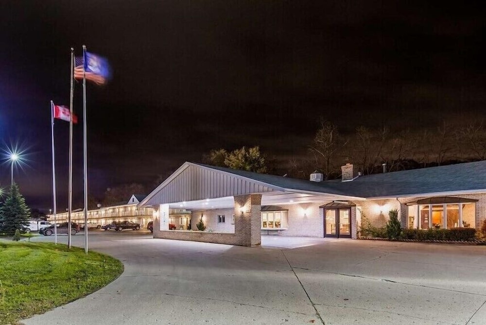 Days Inn by Wyndham Whitmore Lake 3/64