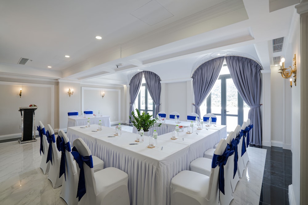AVS Hotel Phu Quoc 40/50