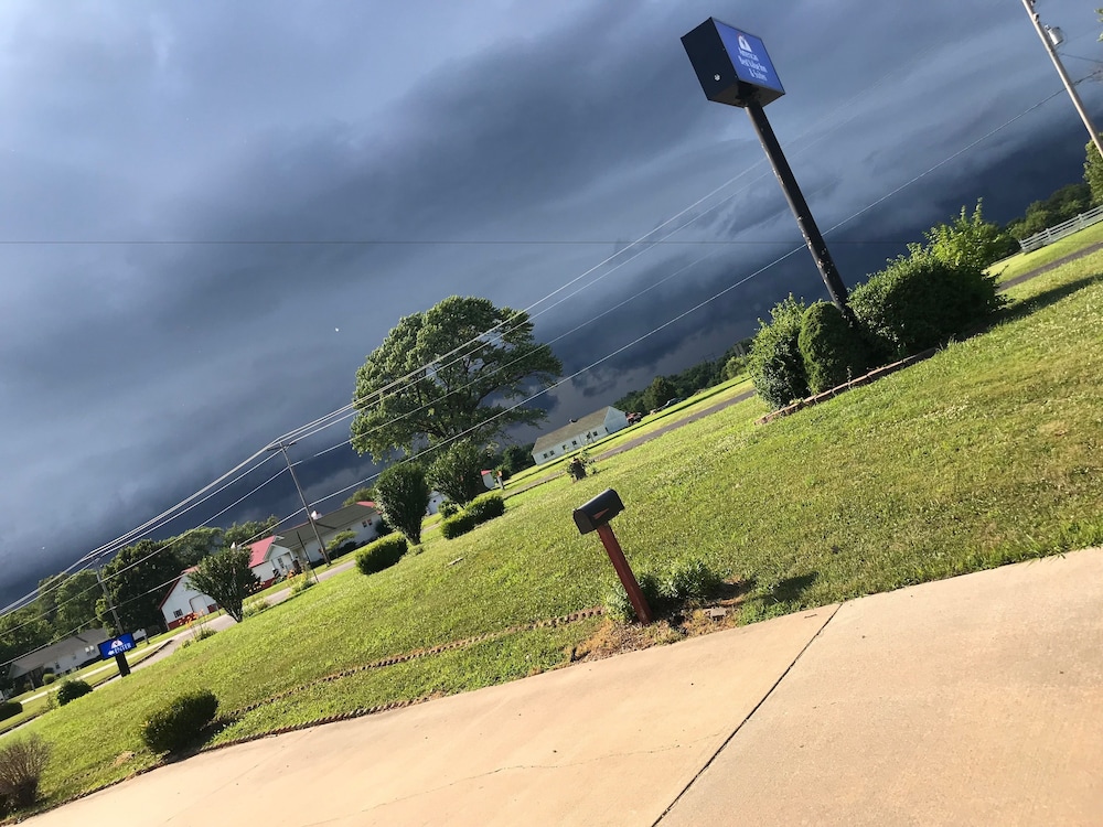 Americas Best Value Inn & Suites Pinckneyville 57/59