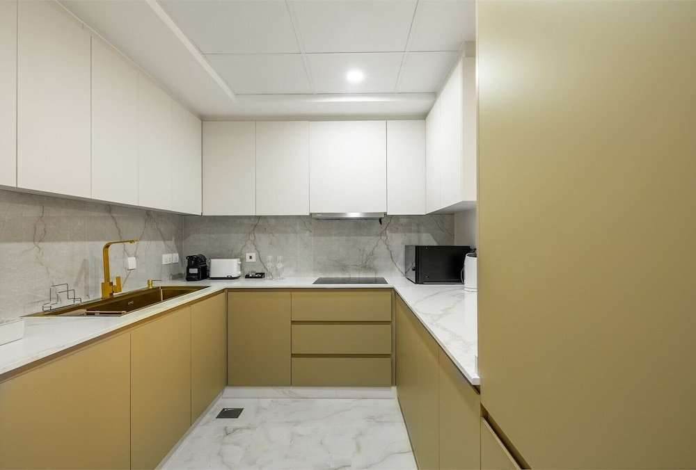Academia Land JBR 53/69