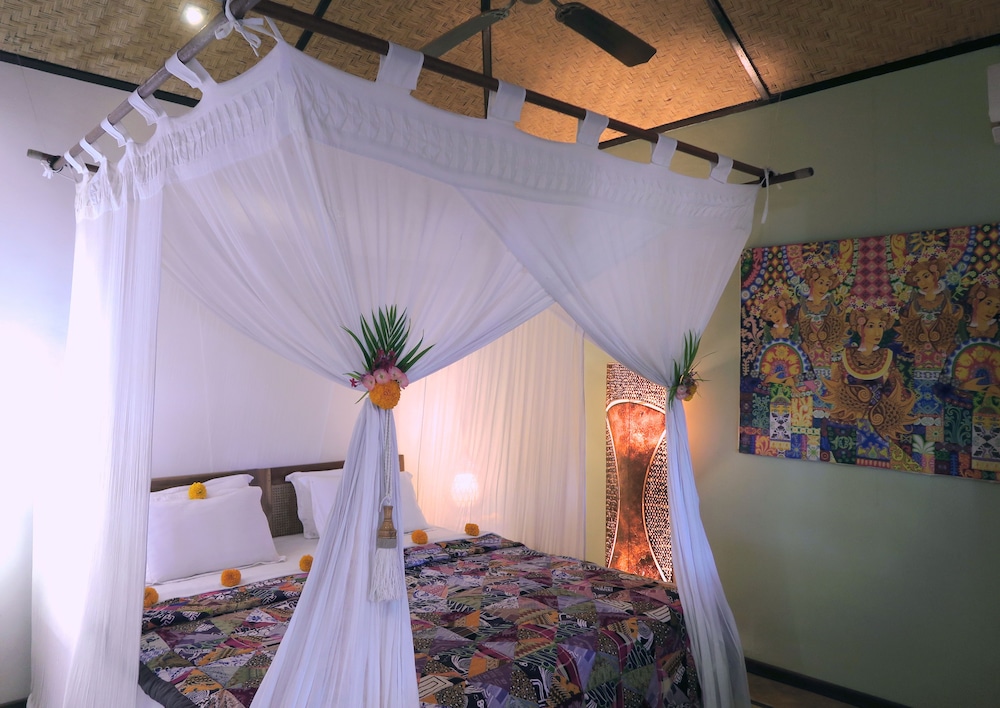 3 BEDROOMS, BUNGALOW