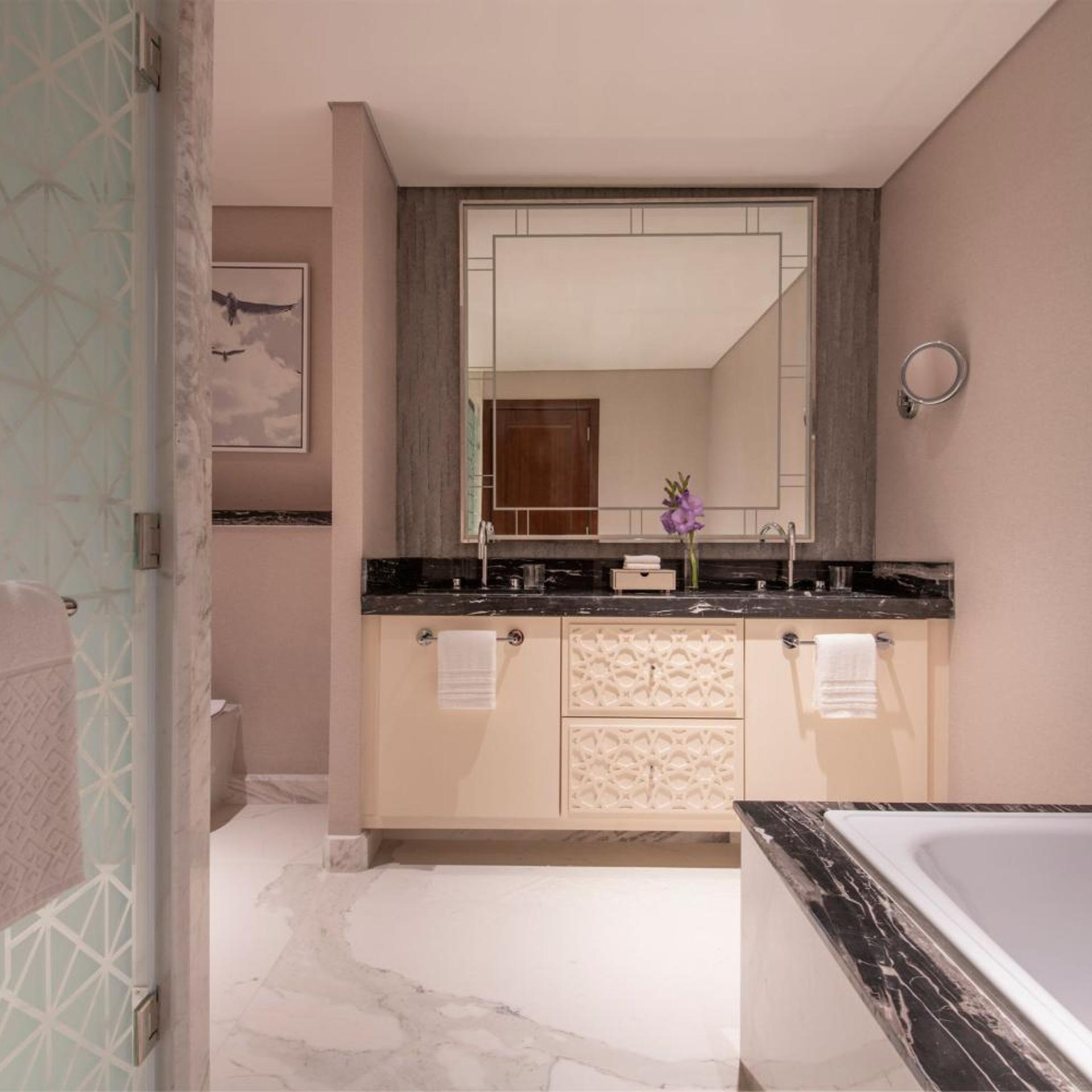 3 Bedrooms, Island, Royal, Suite, Sea View, Balcony، The St. Regis Marsa Arabia Island, The Pearl Qatar 10/10
