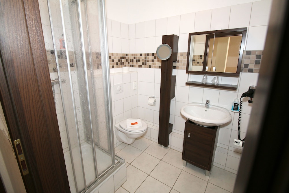 home Hotel 14/40