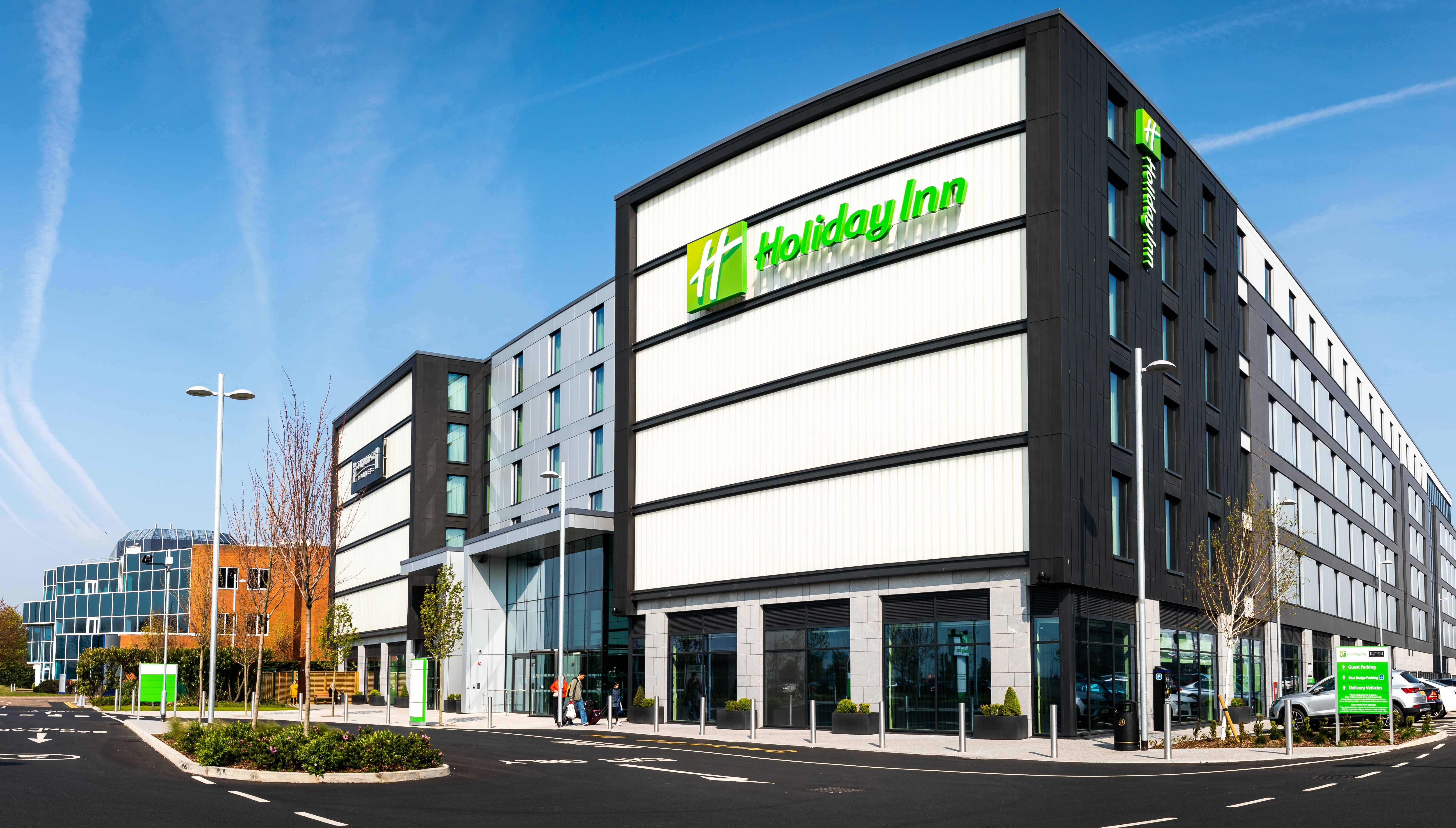 Holiday Inn London - Heathrow Bath Road 4/76