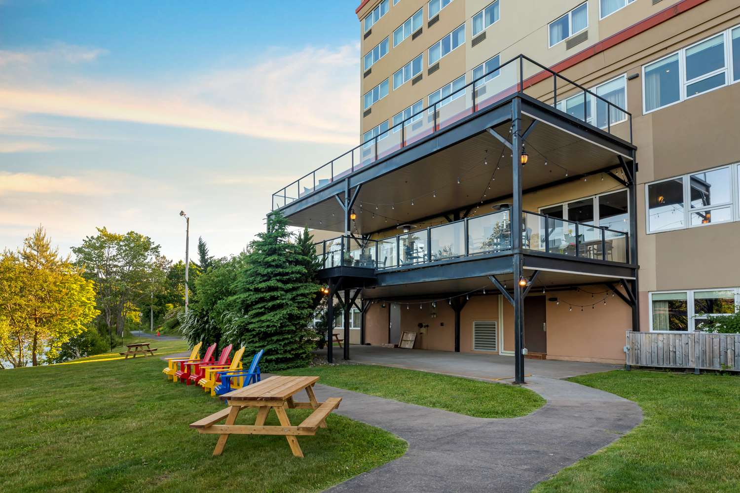 Best Western Plus Chocolate Lake Hotel 74/80