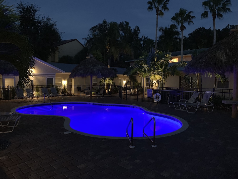 Twin Palms at Siesta 45/50