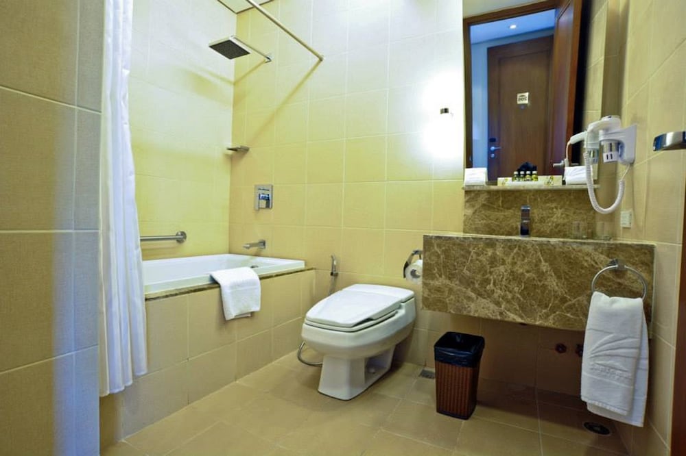 SAN TOMAS SUITES 29/29