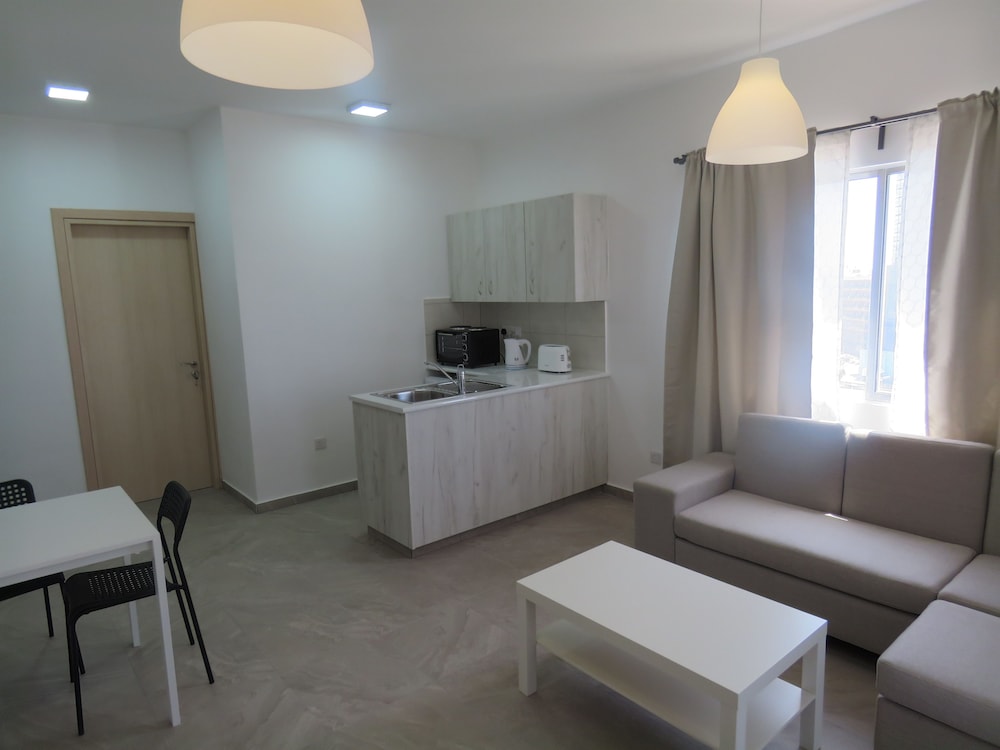 Polyxeni Hotel Apartments 28/52