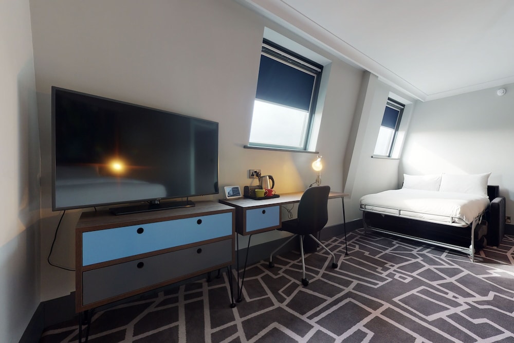 Village Hotel Bracknell 23/36